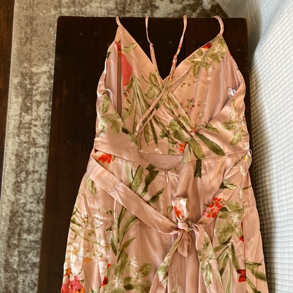 Size L lulus wedding guest dress - Picture 3 of 4